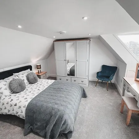 Charming 2-bed House By Brookland In Jersey Free Wi-fi & Parking Included