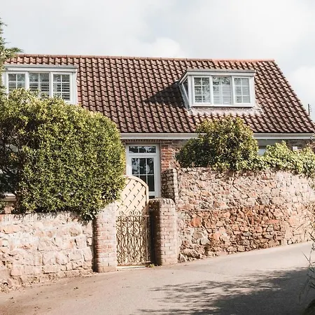 Charming 2-bed House By Brookland In Jersey Free Wi-fi & Parking Included * سانت هلير جيرسي